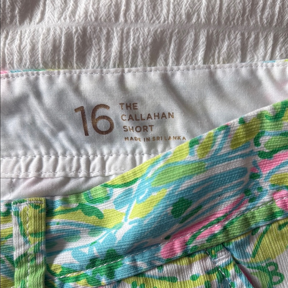 Lilly Pulitzer Pink and Green Bermuda Shorts Vibrant Tropical Print - Picture 3 of 4
